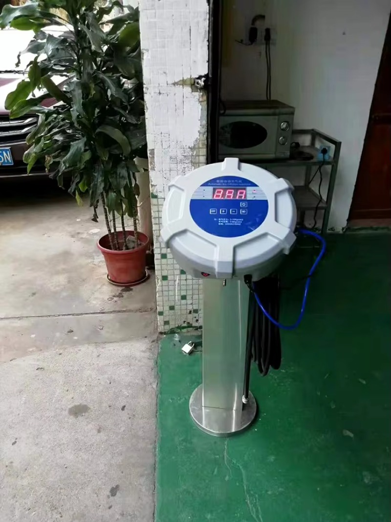 自動壁掛けデジタルディスプレイ付きタイヤインフレータ、自動車 - Auto Repair Shop のレビューと価格