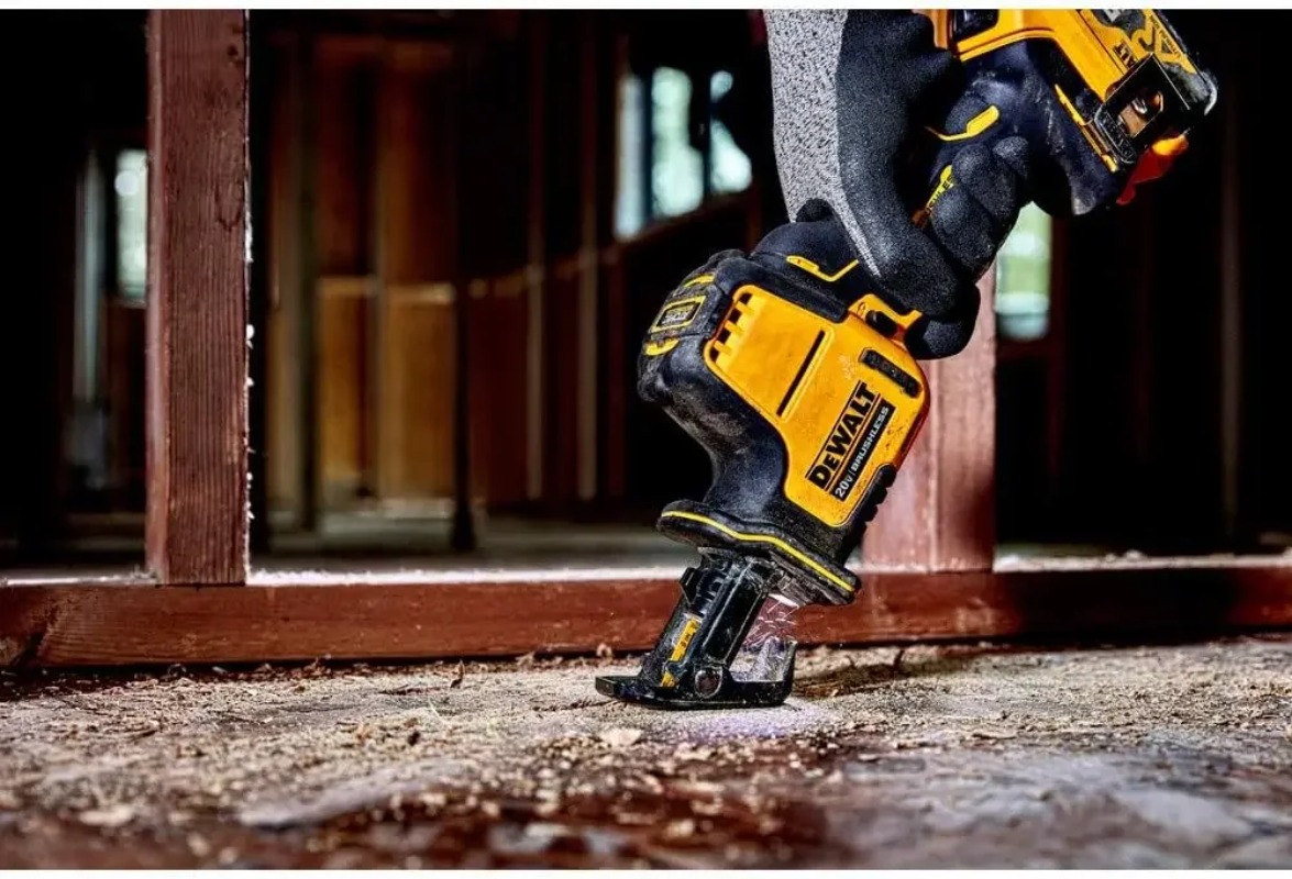 DEWALT DCS369 20V MAX* レシプロソー、 - Metal Saw Reciprocating のレビューと価格